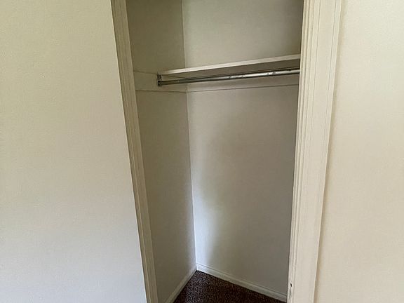 5th image of 616 Country Ln #B