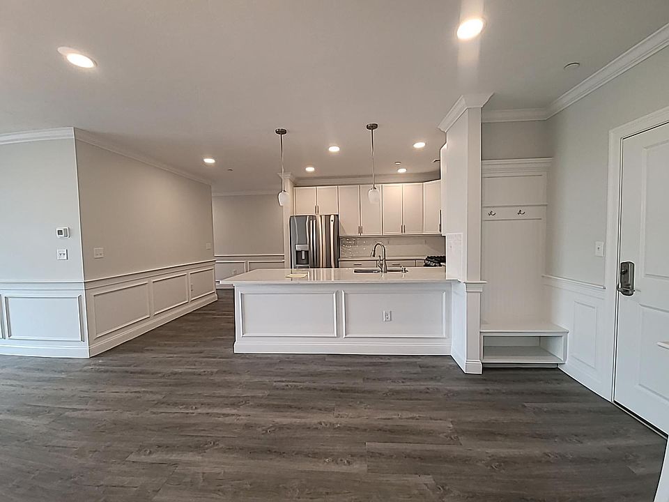 1st image of 320 Middlesex Ave #B305