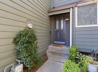 8667 Mariners Dr APT 32, Stockton, CA 95219