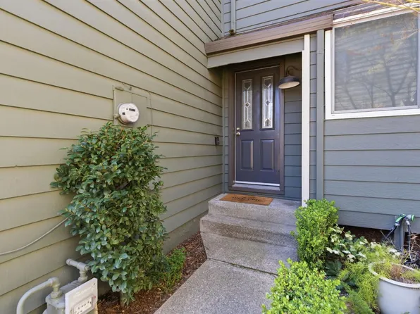 8667 Mariners Dr APT 32, Stockton, CA 95219