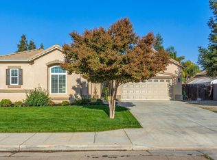1853 N Filbert Ave, Clovis, CA 93619