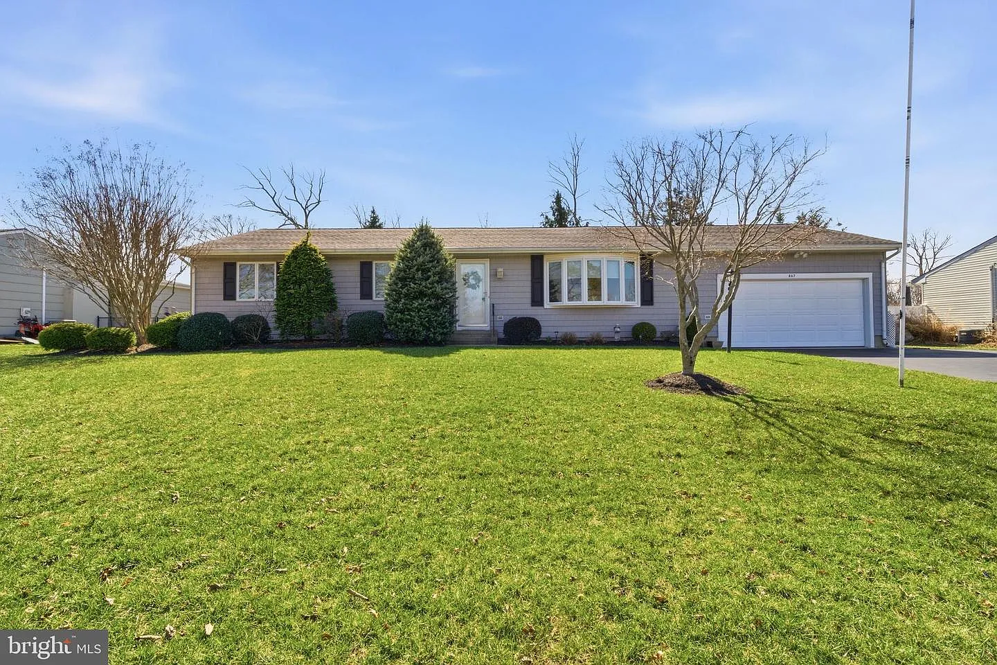 867 Derry Dr photo 1
