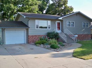 1911 W Philip Ave, North Platte, NE 69101