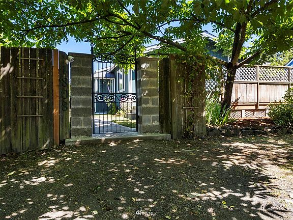 2nd image of 1808 10th Ave SE