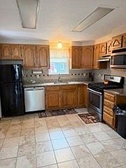 3rd image of 6 Macdougall Ct