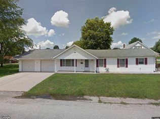 405 Veterans Dr, Waterloo, IL 62298