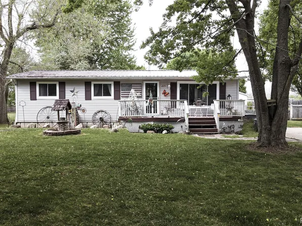 225 Myers Rd, Lapeer, MI 48446