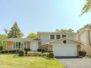 1919 N Eastwood Dr, Arlington Heights, IL 60004