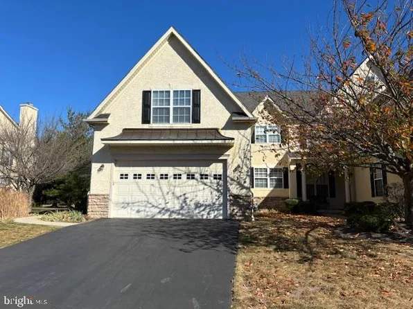 577 Fawnview Cir, Blue Bell, PA 19422