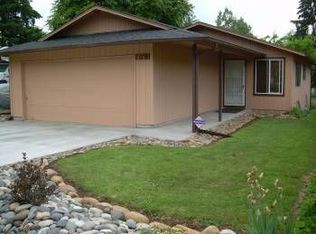 1079 12th St, Washougal, WA 98671