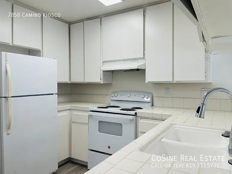 7858 Camino Kiosco — Photo 5