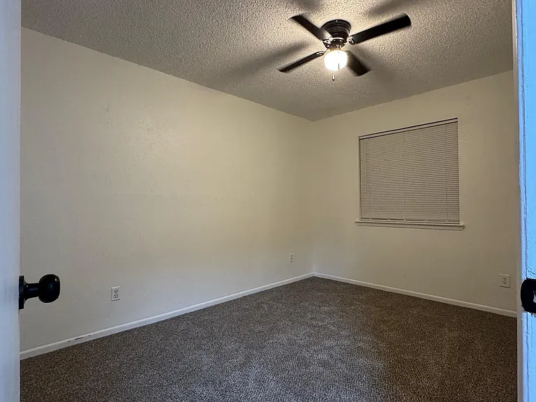 23215 Tree House Ln — Photo 10