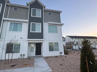 867 E Seaside St, Saratoga Springs, UT 84045