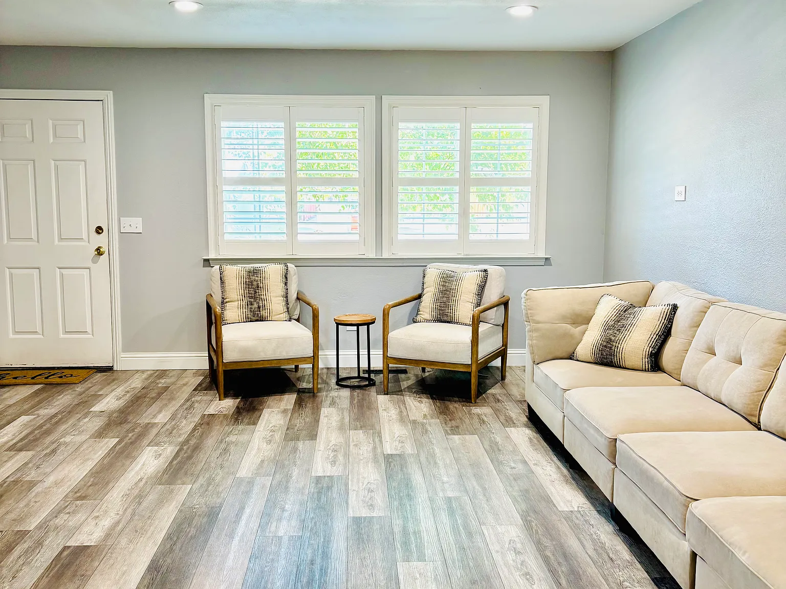 3 bed, 1.5 bath, 1240 sqft, $2,500 — Photo 2