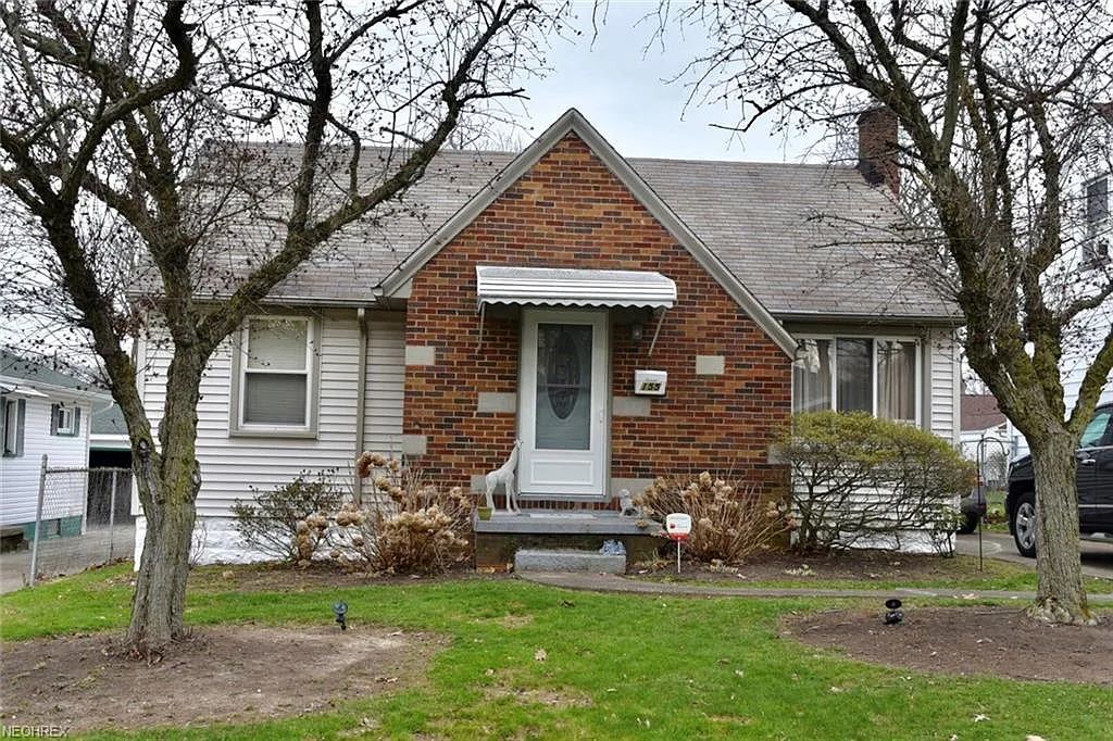 155 S Main St photo 1