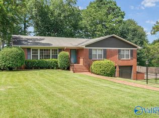 405 Meadow View Dr SE, Huntsville, AL 35802