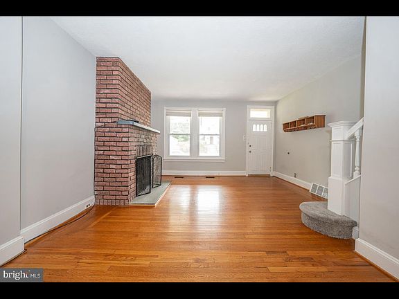 4th image of 212 Grove Ave