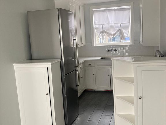 4th image of 107 Bernard St