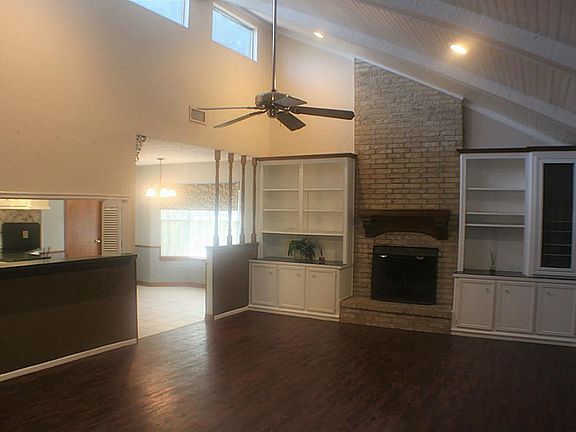 3rd image of 4000 Montego Dr