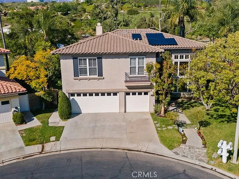 11 Willowglade — Photo 2