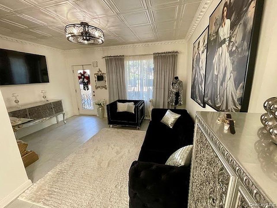 7212 66th Rd, Middle Village, NY 11379 | MLS #S1832951 | Zillow