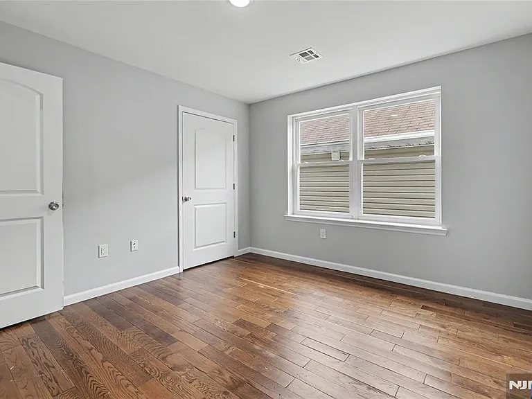 168 Johnson Ave — Photo 22
