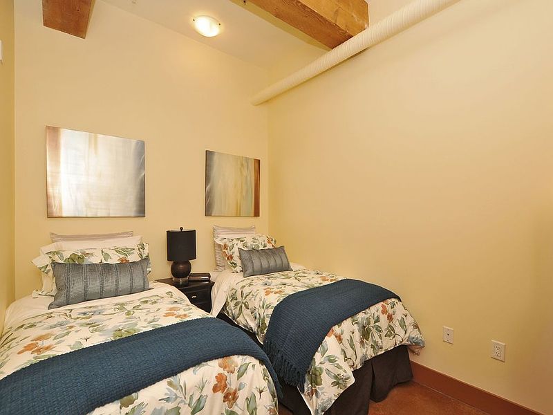 Victoria Apartment for rent - 2 Bedrooms — photo 13