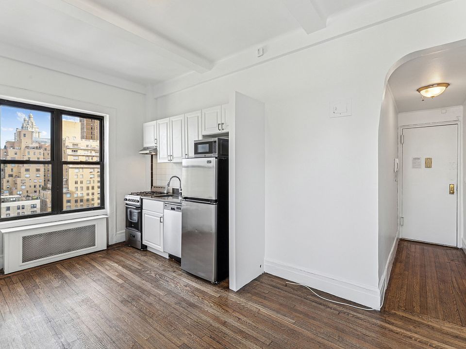 1st image of 19 W 69th St APT 806