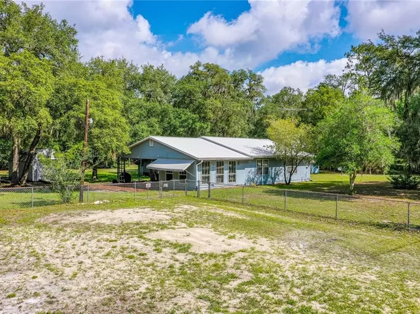 343 Lake Como Dr, Pomona Park, FL 32181