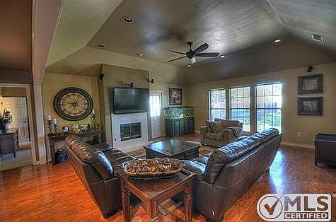 3rd image of 7613 Regents Ct