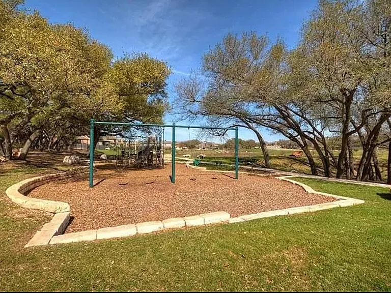 108 Lake Texana Ct — Photo 15