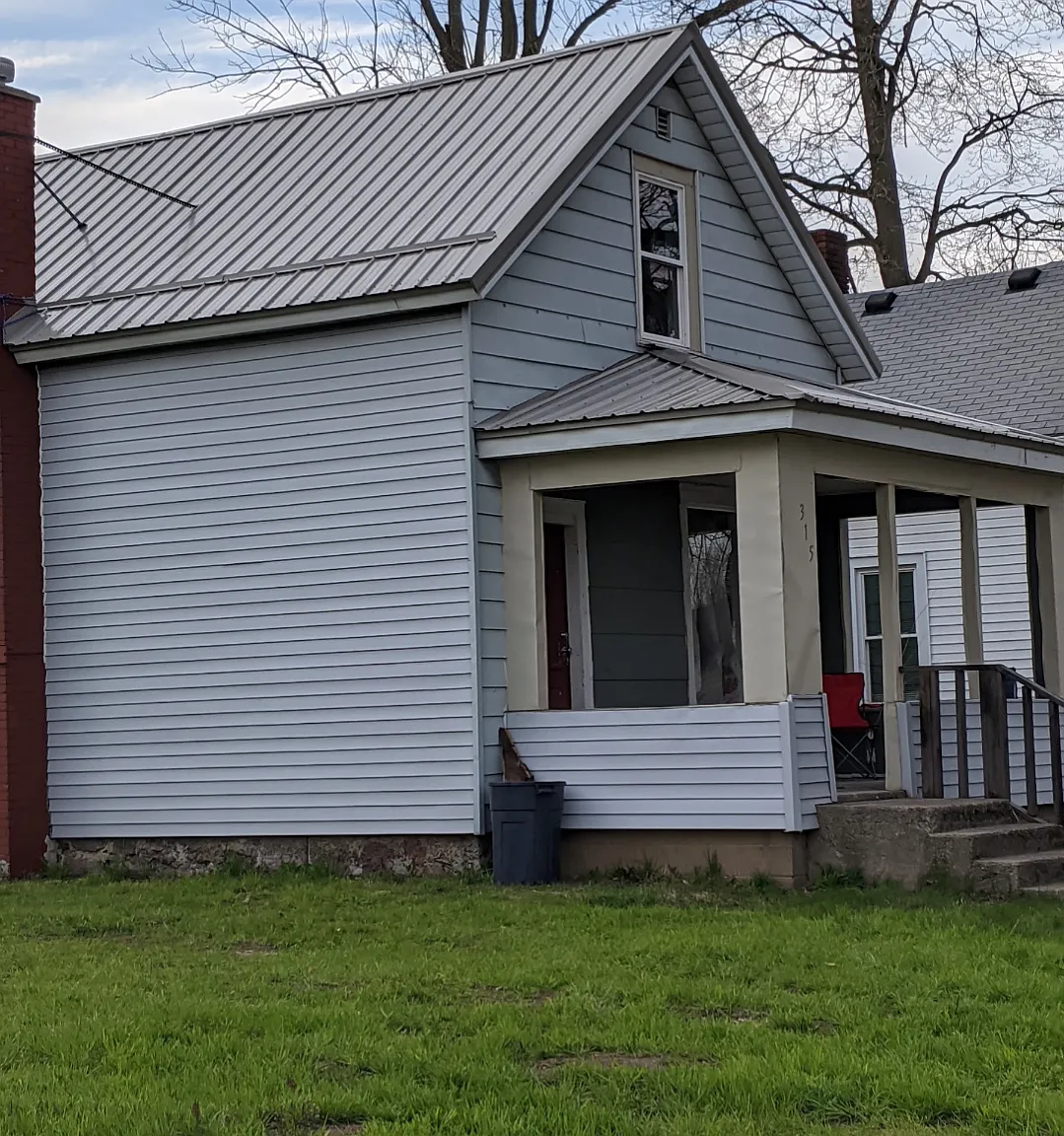 3 bed, 1400 sqft, $1,550 — Photo 1