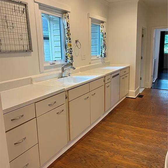 1088 Sanders Ave SE — Photo 8