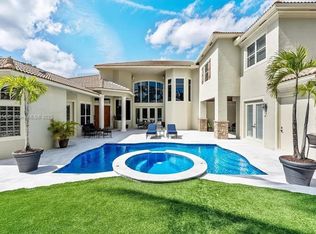 8948 Pinebrook Ct, Parkland, FL 33067