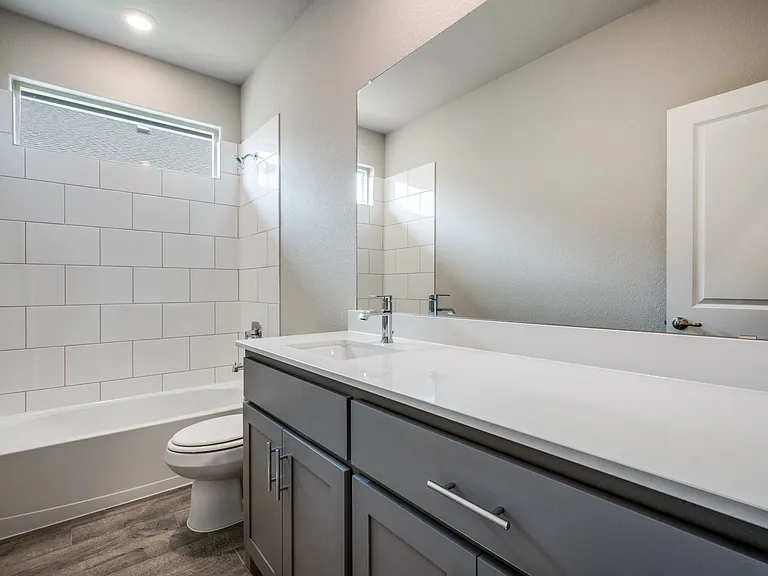5242 Crystal Lake Ave — Photo 10