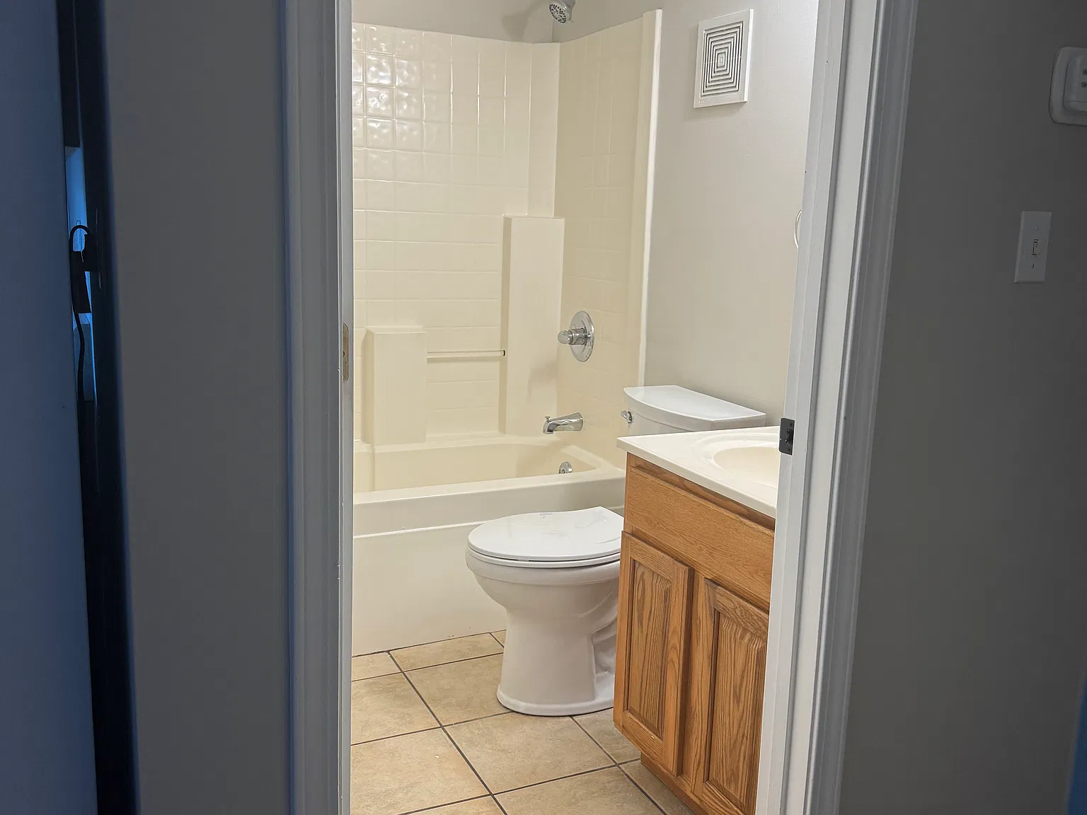 2 bed, 1100 sqft, $1,200 — Photo 4