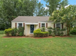 5509 Meadowcrest Ln, Nashville, TN 37209