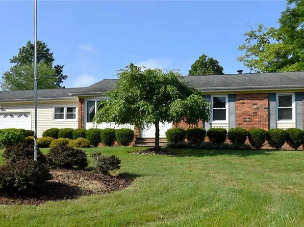 1020 Navajo Trl, Macedonia, OH 44056