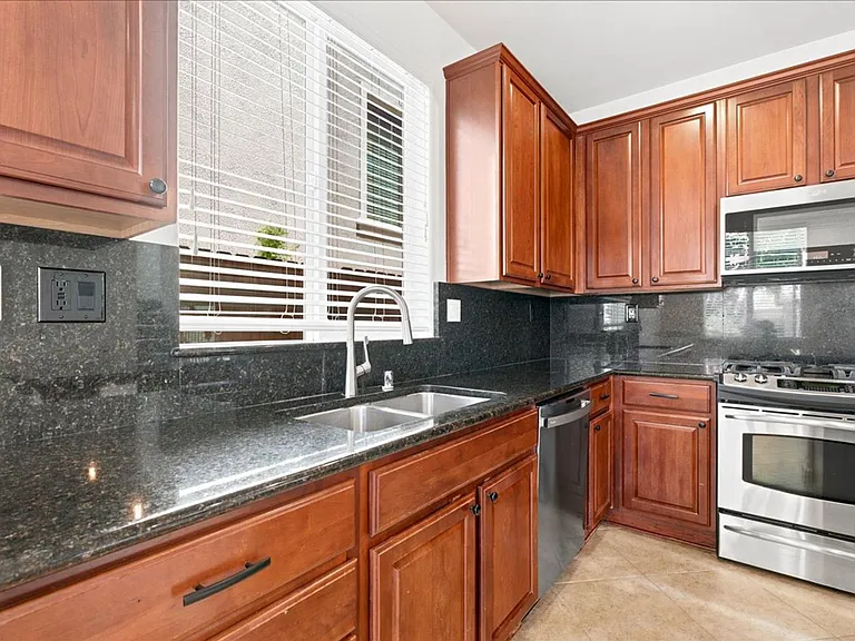 3169 Parkham Dr — Photo 9