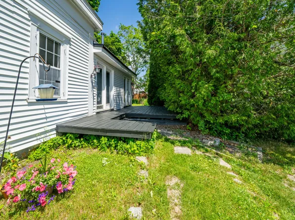 26 Kaler Street, Winterport, ME 04496