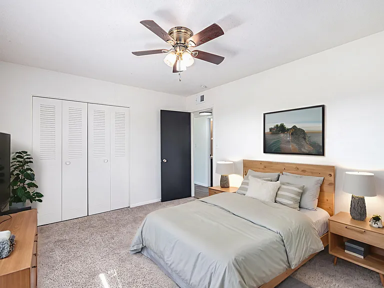 Blue Springs Apartments — Photo 24
