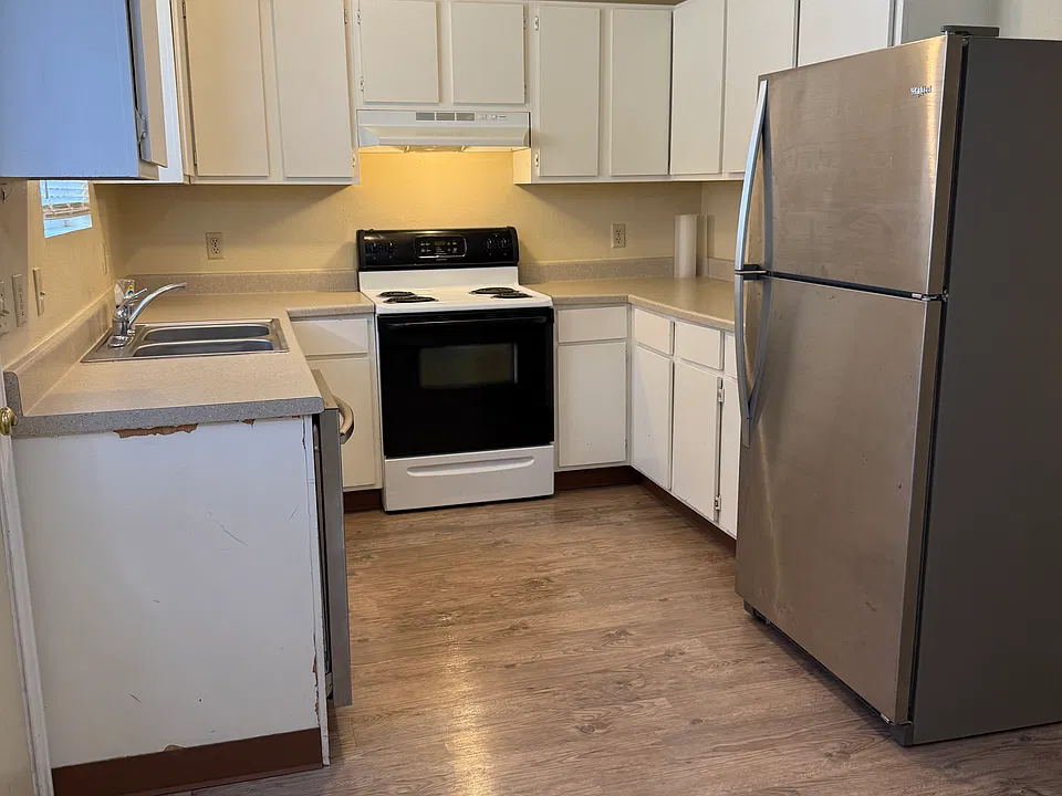 Main Floor:
Plenty of storage and several new appliances. Clean and fresh.
