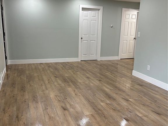 5th image of 128 Howard St