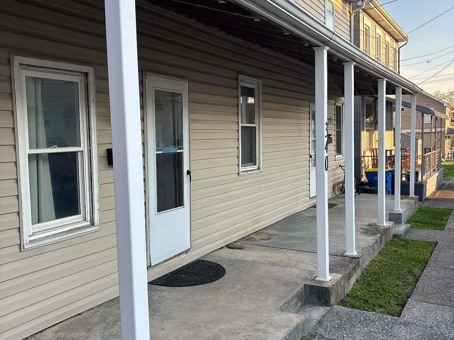 1 bed, 864 sqft, $1,140 — Photo 1