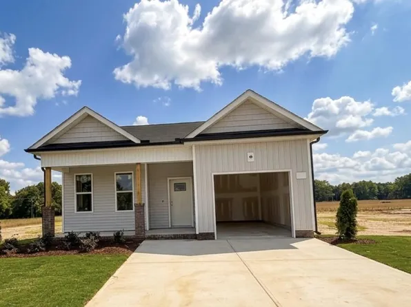 60 W Coulter Ct, Selma, NC 27576