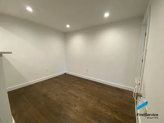 Rented by FirstService Realty (legacy) | media 12