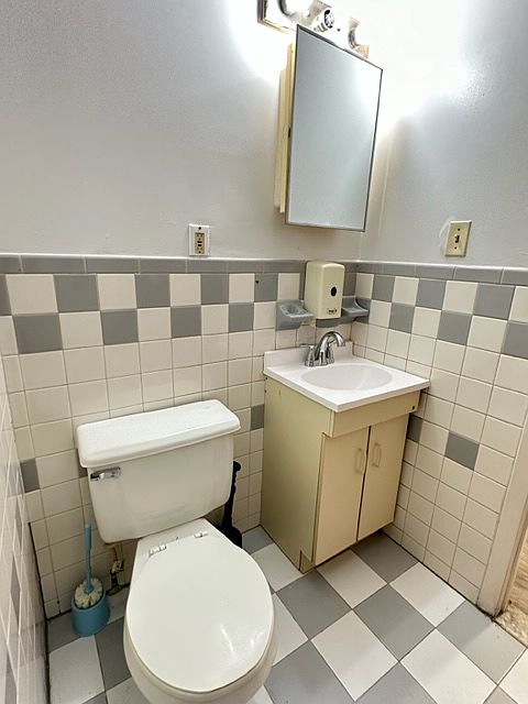 1st image of 2052 E 41st St Floor 1