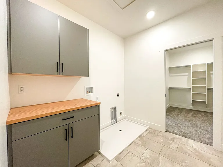 Bluffview Townhomes — Photo 16