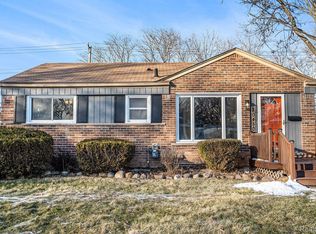 30450 Hathaway St, Livonia, MI 48150
