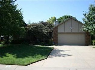 213 E Buckthorn Rd, Derby, KS 67037